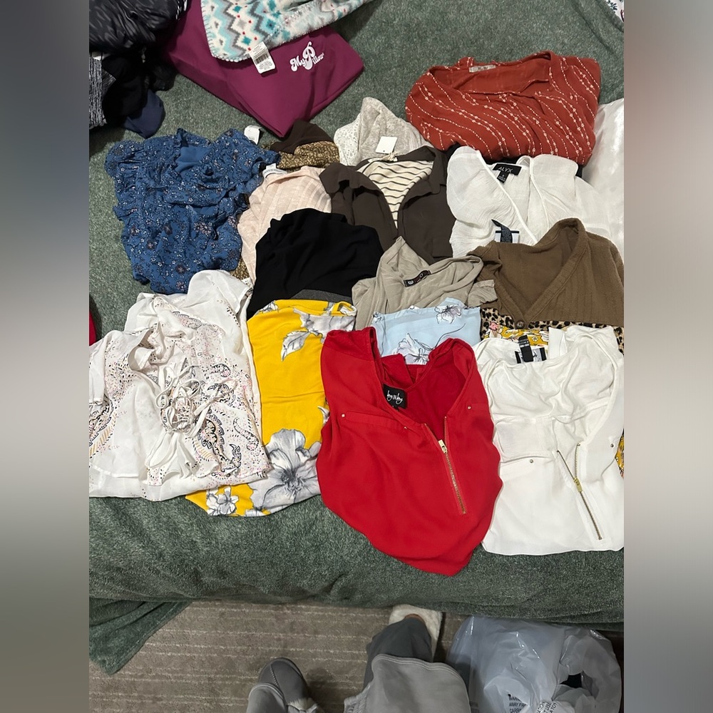 Reseller bundle of 10 mystery shirts
